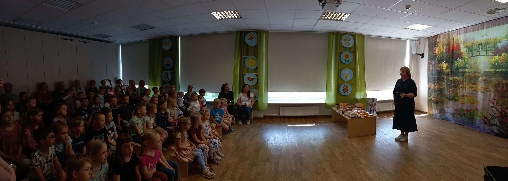 asteaias Päikene Põhja-Tallinna lasteaedadele mõeldud lugemisväljakutse "Meie Loeme!" viienda hooaja lõpetamine. Anu Sepp